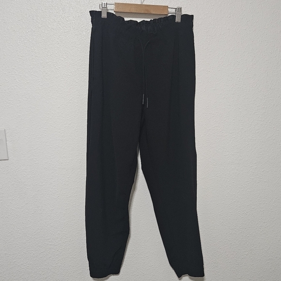 Athleta Pants - Athleta pull on joggers size 4 metropolis jogger